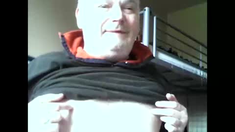Snapshot of englishguysurrey chatting on March 27, 2026, 7:36 am englishguysurrey online show from March 27, 2026, 7:36 am