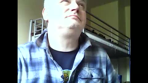 Snapshot of englishguysurrey chatting on April 3, 2026, 12:25 pm englishguysurrey online show from April 3, 2026, 12:25 pm