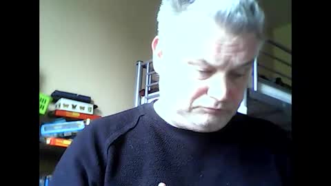 Snapshot of englishguysurrey chatting on April 15, 2026, 10:00 am englishguysurrey online show from April 15, 2026, 10:00 am