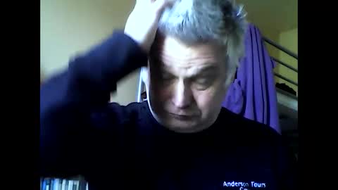 Snapshot of englishguysurrey chatting on April 22, 2026, 9:44 am englishguysurrey online show from April 22, 2026, 9:44 am