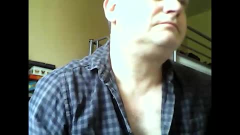 Snapshot of englishguysurrey chatting on May 3, 2026, 7:25 am englishguysurrey online show from May 3, 2026, 7:25 am