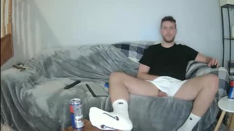 Englishladxxx online show from May 1, 2026, 5:06 pm