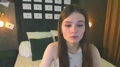 Ella  online show from May 27, 2026, 1:24 am
