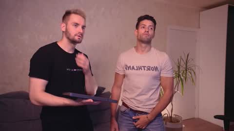 Snapshot of enjohnny chatting on September 12, 2025, 10:54 pm Johnny online show from September 12, 2025, 10:54 pm