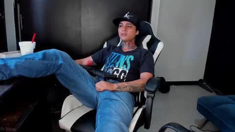 enjoymycock99 online show from February 20, 2025, 2:13 pm