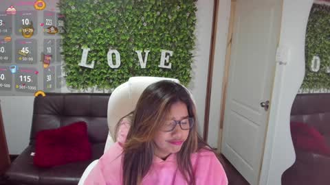 Snapshot of enma_clark chatting on December 4, 2024, 7:17 am Enma clark online show from December 4, 2024, 7:17 am