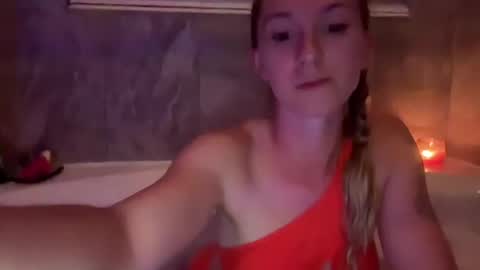 Snapshot of enna0703 chatting on June 12, 2026, 4:22 am ennasworld online show from June 12, 2026, 4:22 am