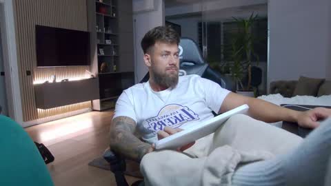 Erik online show from January 6, 2025, 6:10 pm