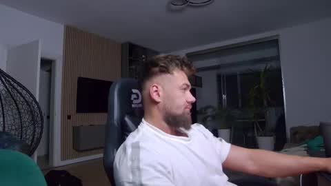 Erik online show from February 15, 2025, 7:06 pm