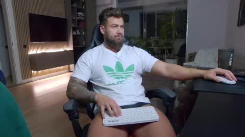 Erik online show from February 24, 2025, 7:41 pm