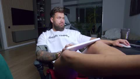 Erik online show from March 7, 2025, 8:11 pm