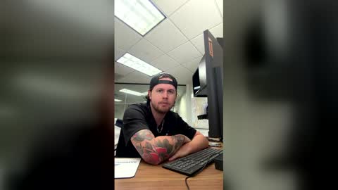 Snapshot of entreporneur chatting on March 20, 2026, 6:57 pm FOLLOW JOIN MY CULT online show from March 20, 2026, 6:57 pm