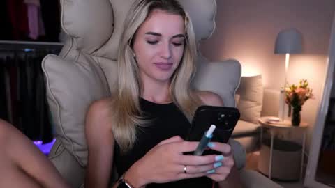 Snapshot of entya chatting on September 10, 2025, 5:40 am entya online show from September 10, 2025, 5:40 am