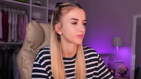 Snapshot of entya chatting on September 30, 2025, 5:45 am entya online show from September 30, 2025, 5:45 am