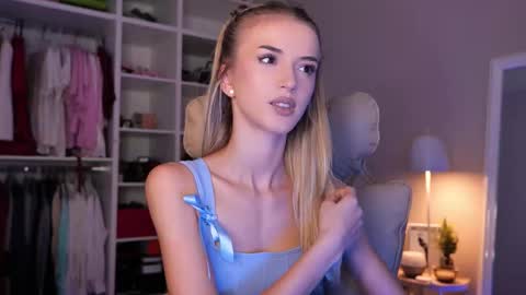 Snapshot of entya chatting on October 11, 2025, 7:07 am entya online show from October 11, 2025, 7:07 am