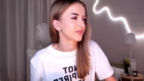 Snapshot of entya chatting on October 30, 2025, 6:59 am entya online show from October 30, 2025, 6:59 am