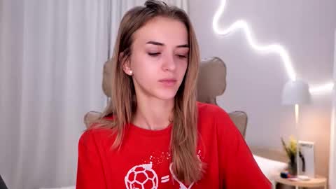 Snapshot of entya chatting on November 7, 2025, 7:19 am entya online show from November 7, 2025, 7:19 am