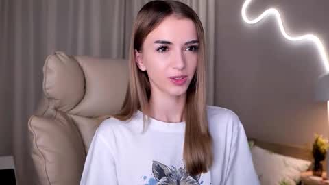 Snapshot of entya chatting on November 22, 2025, 8:13 am entya online show from November 22, 2025, 8:13 am