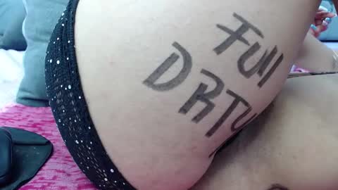 Snapshot of eny_dirty chatting on December 19, 2024, 2:35 pm Enny Dirty online show from December 19, 2024, 2:35 pm