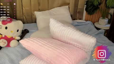 Snapshot of enyollbloss chatting on February 16, 2025, 7:16 pm Call me Sweet online show from February 16, 2025, 7:16 pm