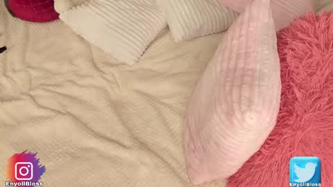 Snapshot of enyollbloss chatting on March 2, 2025, 2:41 am Call me Sweet online show from March 2, 2025, 2:41 am