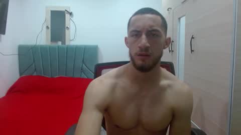 enzo_savage online show from November 10, 2025, 3:33 pm