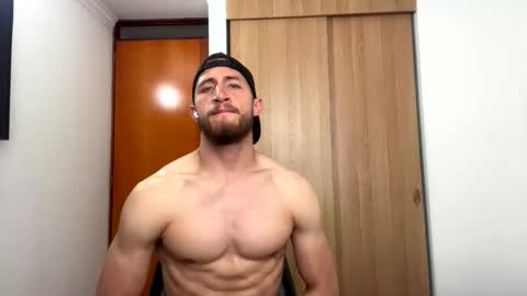 Snapshot of enzo_savage chatting on May 8, 2026, 7:30 pm enzo_savage online show from May 8, 2026, 7:30 pm