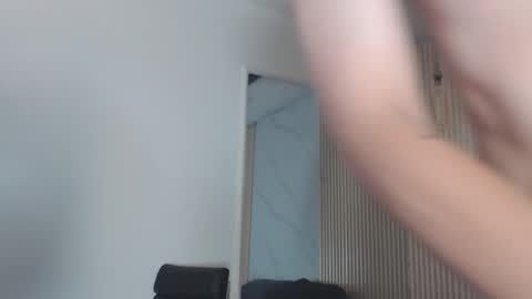 Snapshot of enzo_steel chatting on September 20, 2025, 6:47 am enzo_steel online show from September 20, 2025, 6:47 am