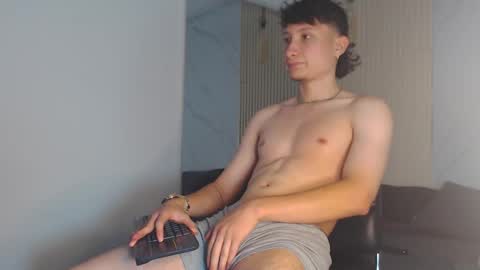 Snapshot of enzo_steel chatting on September 26, 2025, 2:15 am enzo_steel online show from September 26, 2025, 2:15 am