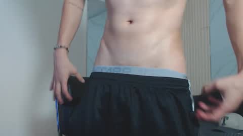 Snapshot of enzo_steel chatting on October 13, 2025, 12:32 am enzo_steel online show from October 13, 2025, 12:32 am