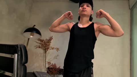 Snapshot of enzo_steel chatting on November 29, 2025, 7:11 am enzo_steel online show from November 29, 2025, 7:11 am