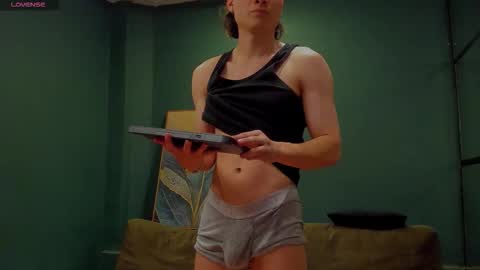 enzo_steel online show from December 13, 2025, 10:15 pm