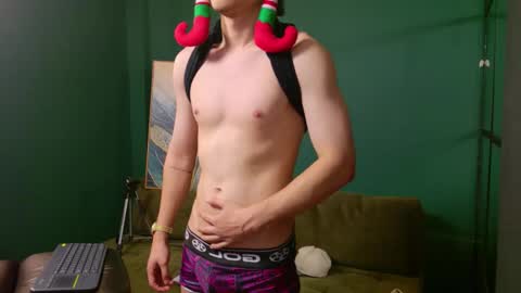 enzo_steel online show from December 23, 2025, 5:49 am