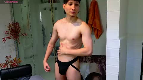 enzo_steel online show from June 18, 2026, 9:19 pm