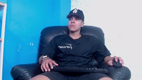 Enzo online show from April 17, 2026, 9:29 pm