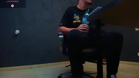 Snapshot of enzorace chatting on October 5, 2025, 5:06 am EnzoRace online show from October 5, 2025, 5:06 am