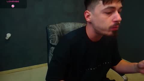 Snapshot of enzorace chatting on November 16, 2025, 5:46 am EnzoRace online show from November 16, 2025, 5:46 am