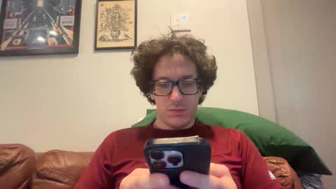 Snapshot of enzyme_ chatting on April 19, 2026, 6:10 pm enzyme_ online show from April 19, 2026, 6:10 pm