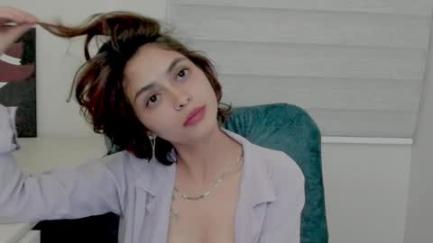 Snapshot of ephemeral_hot chatting on February 22, 2025, 8:40 am Leyla online show from February 22, 2025, 8:40 am