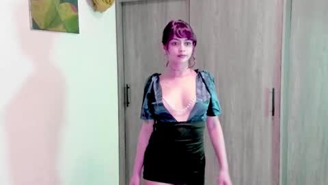 Snapshot of ephemeral_hot chatting on October 17, 2025, 10:45 pm Leyla online show from October 17, 2025, 10:45 pm