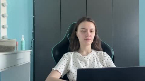 Lily online show from February 17, 2026, 1:02 am