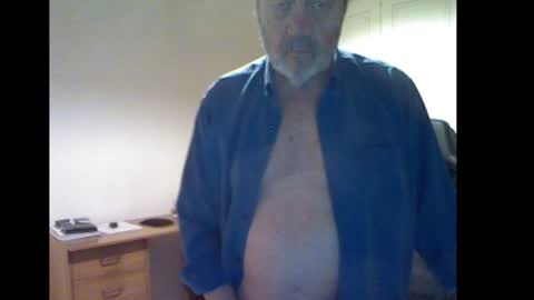 erasmus_d online show from February 4, 2025, 6:38 pm