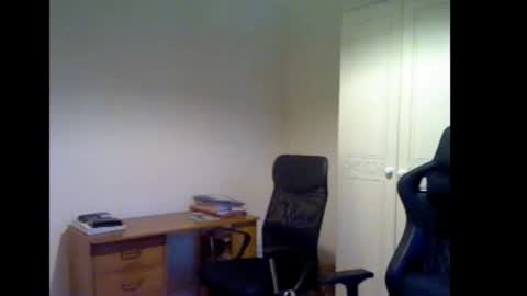 erasmus_d online show from October 15, 2025, 4:40 pm