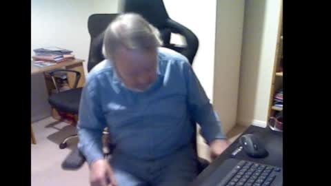 erasmus_d online show from October 17, 2025, 5:15 pm