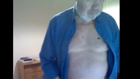 erasmus_d online show from February 9, 2026, 5:39 pm