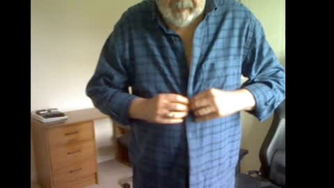erasmus_d online show from June 6, 2026, 5:06 pm