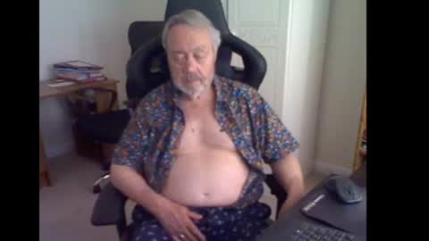 erasmus_d online show from June 21, 2026, 4:42 pm
