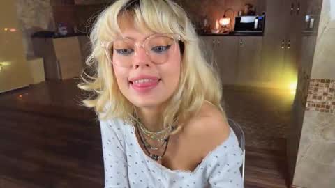 Alissa online show from November 23, 2025, 5:57 pm