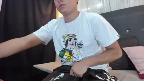Snapshot of eren_exotic chatting on June 19, 2026, 7:39 pm eren_exotic online show from June 19, 2026, 7:39 pm