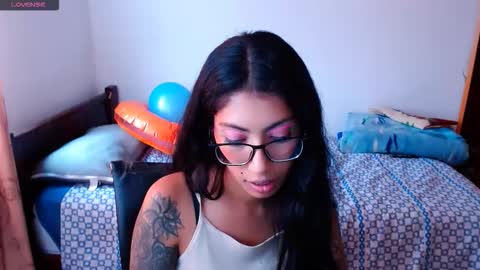 Snapshot of eren_mikasa chatting on November 21, 2025, 6:28 pm sofia online show from November 21, 2025, 6:28 pm